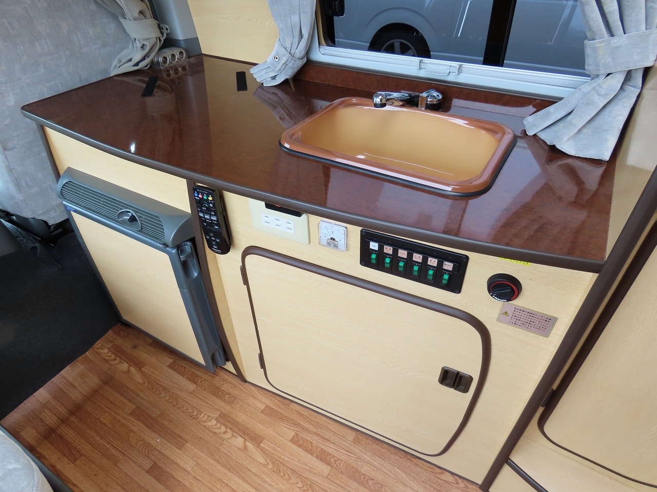 キャンピングカーバンコン