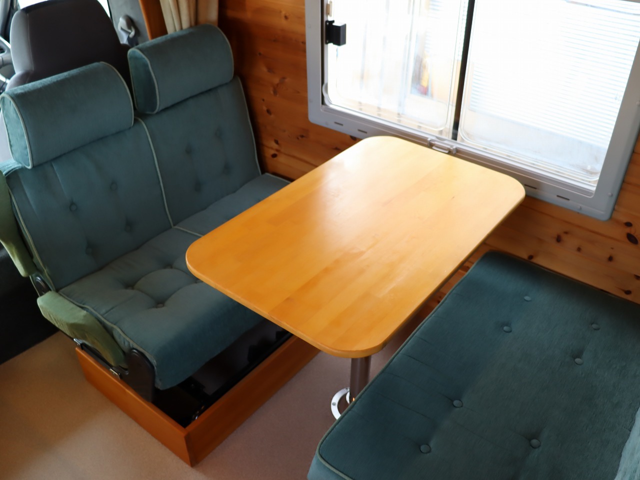 キャンピングカーキャブコン