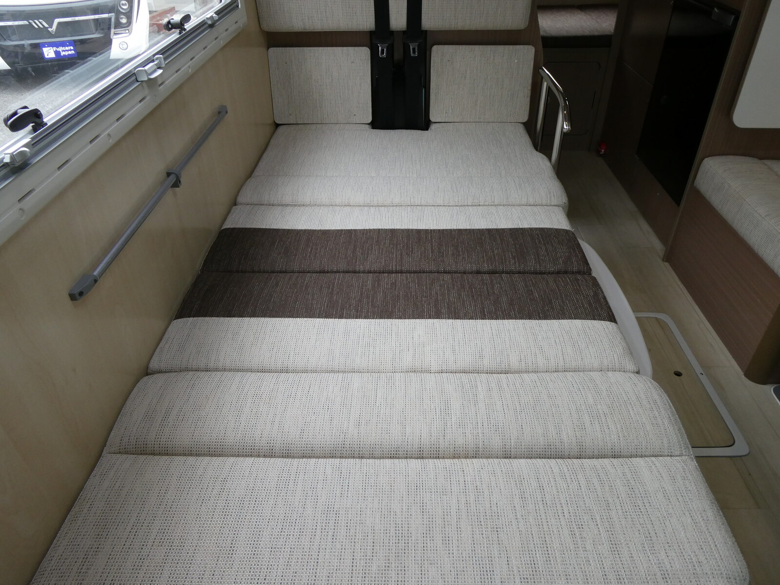 キャンピングカーキャブコン