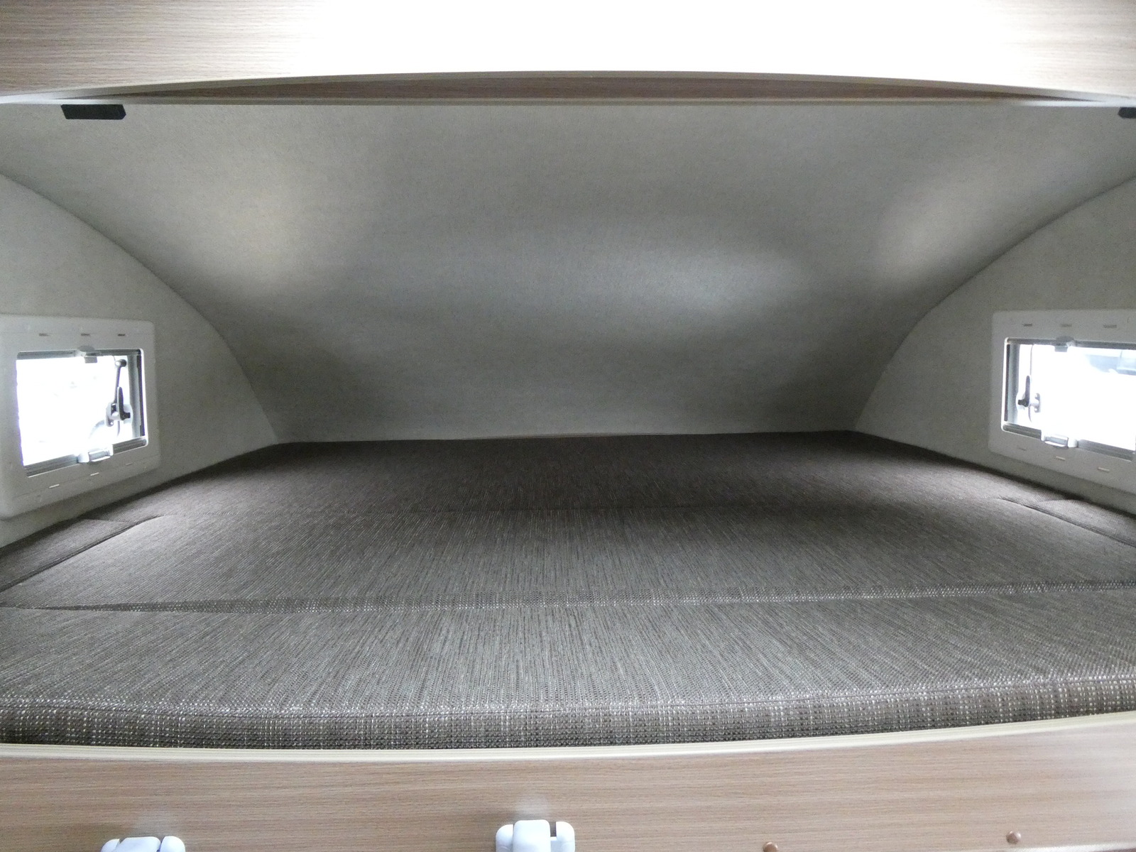 キャンピングカーキャブコン