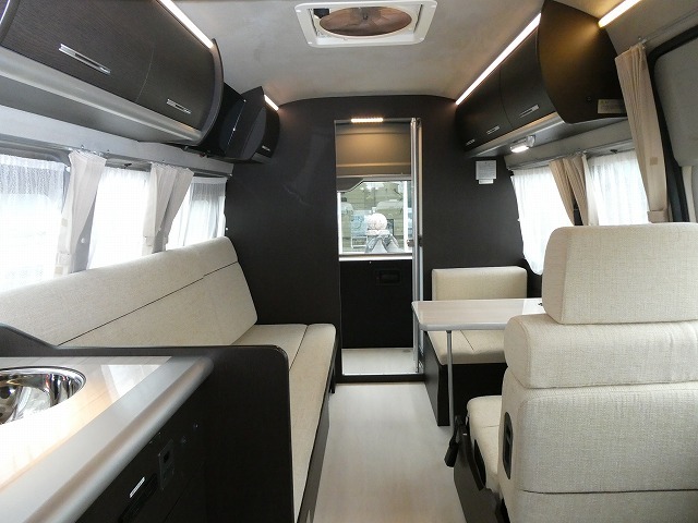 キャンピングカーバンコン