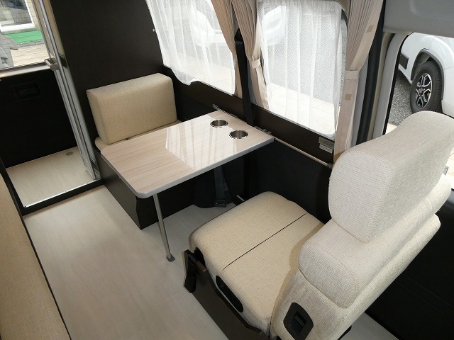 キャンピングカーバンコン