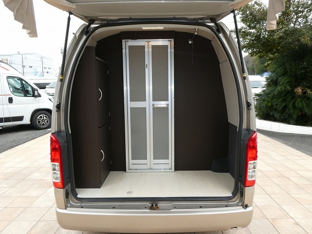 キャンピングカーバンコン