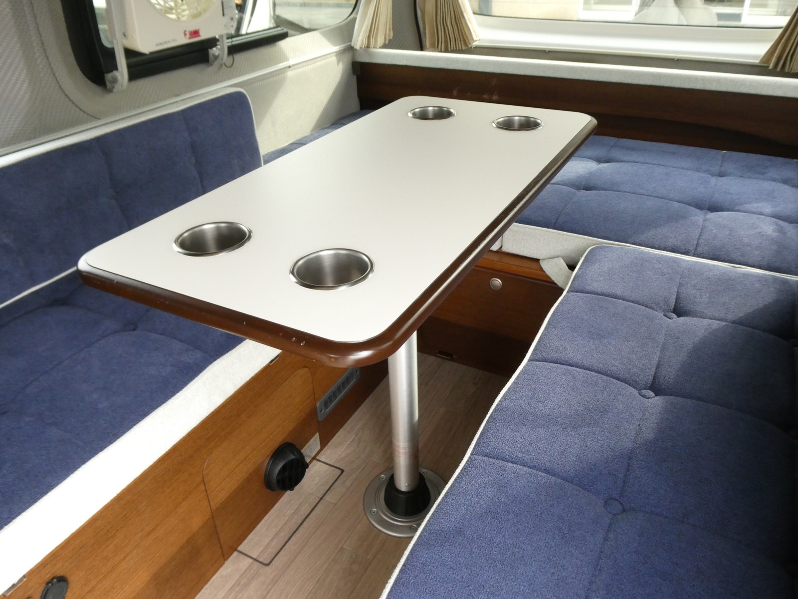 キャンピングカーバンコン