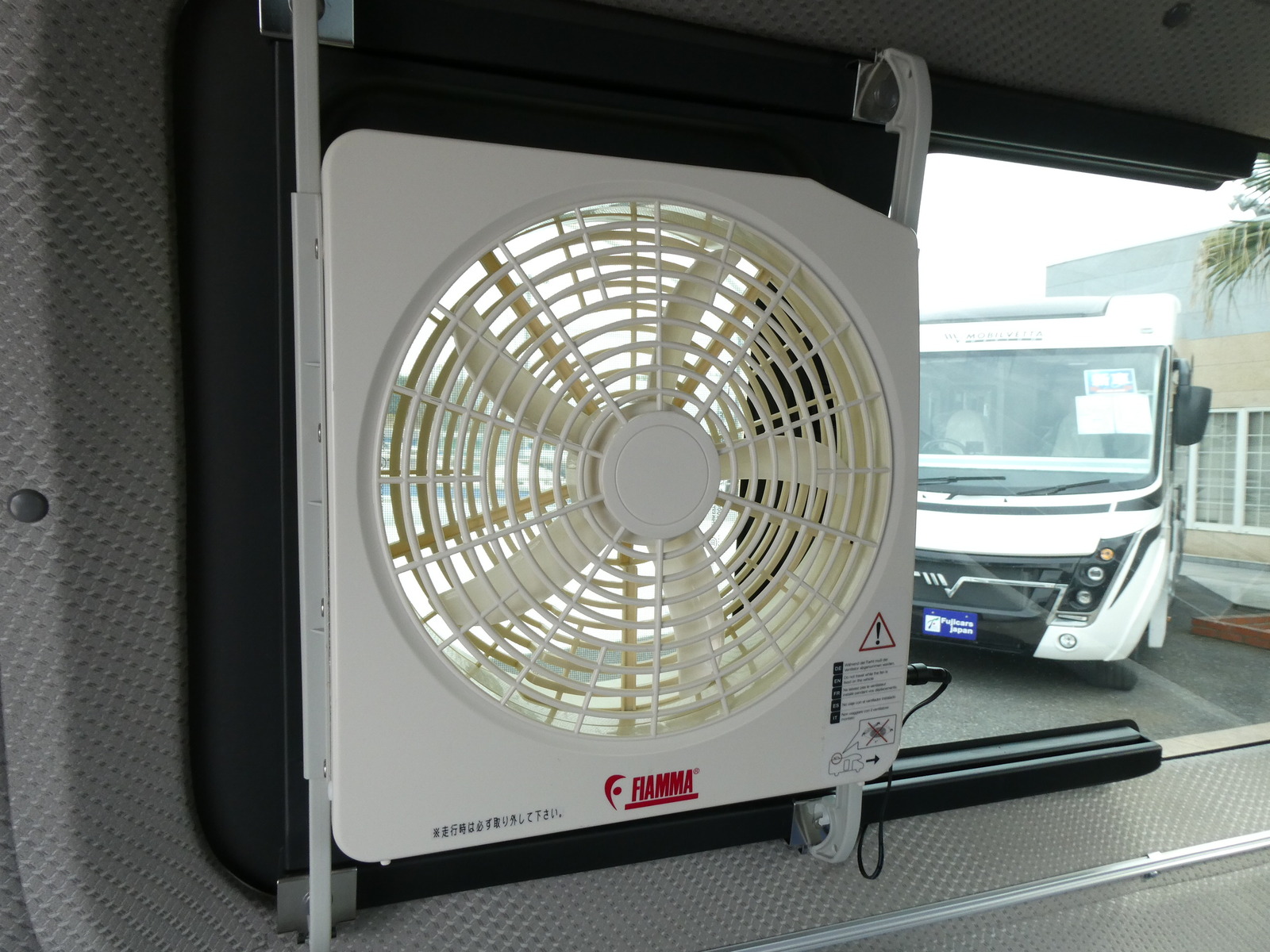 キャンピングカーバンコン