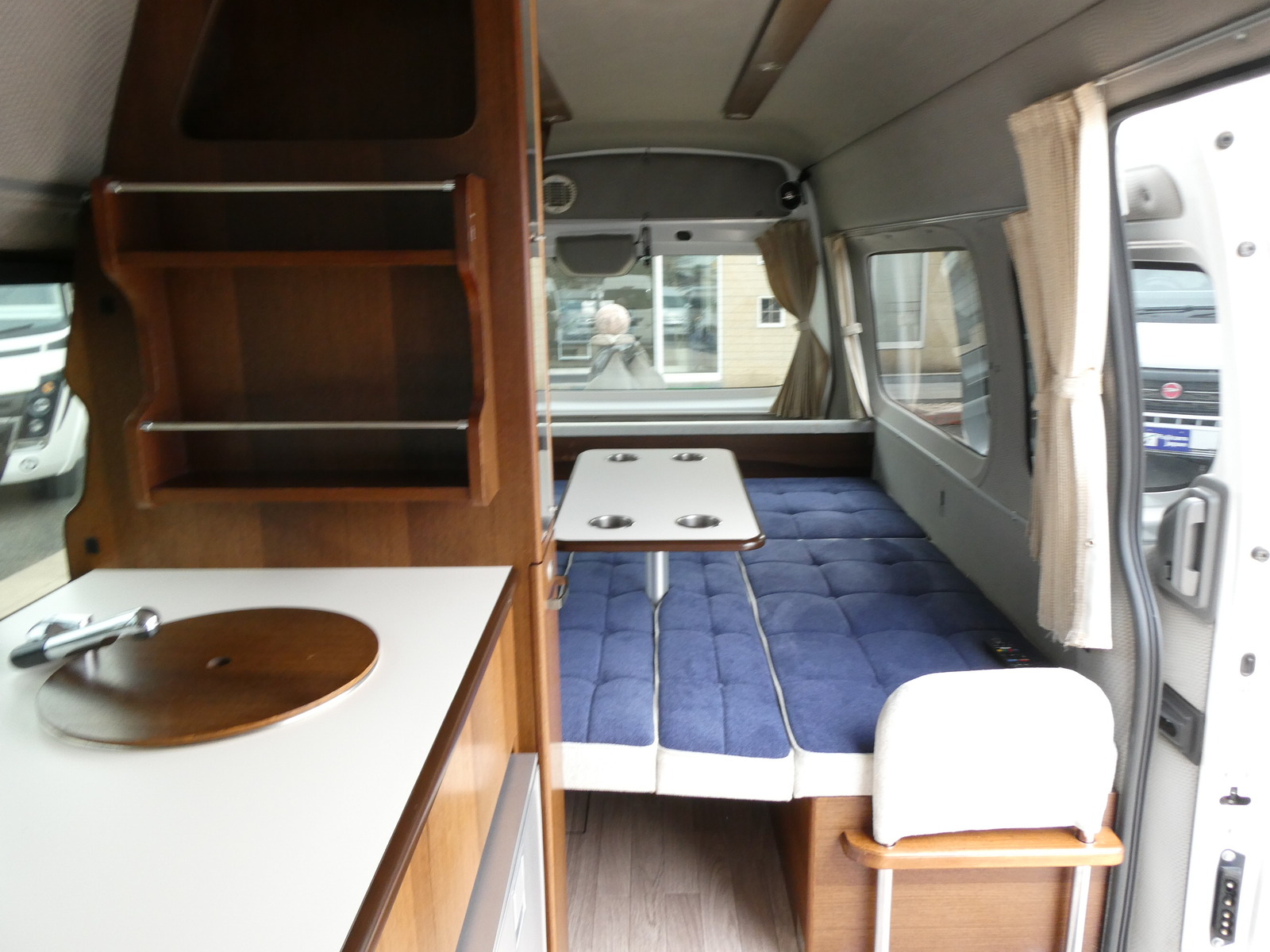 キャンピングカーバンコン