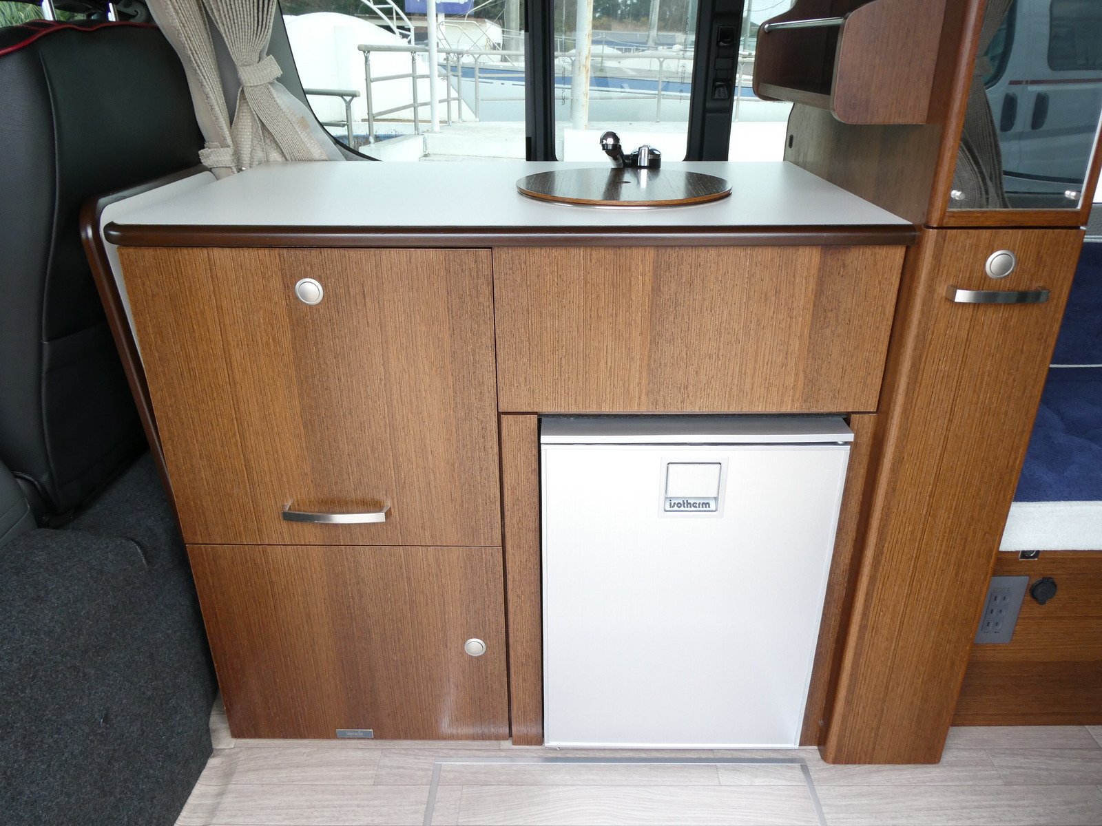 キャンピングカーバンコン