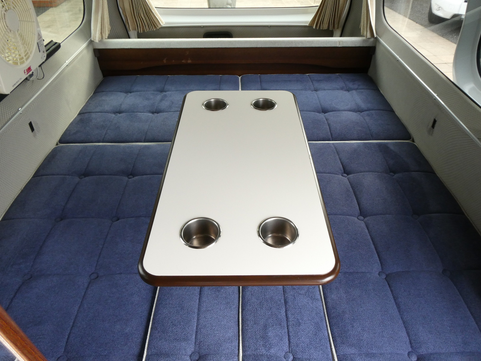 キャンピングカーバンコン