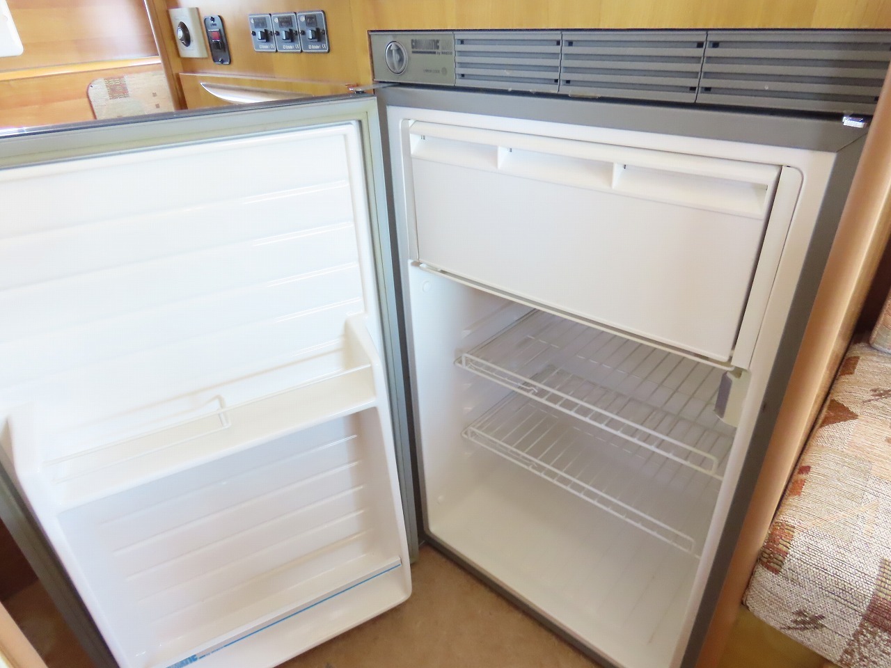 キャンピングカーキャブコン