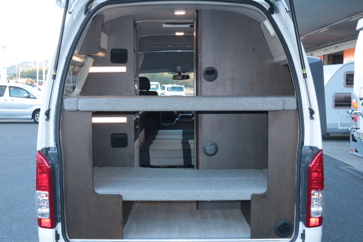 キャンピングカーバンコン