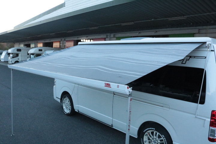 キャンピングカーバンコン