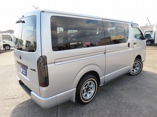 キャンピングカーバンコン