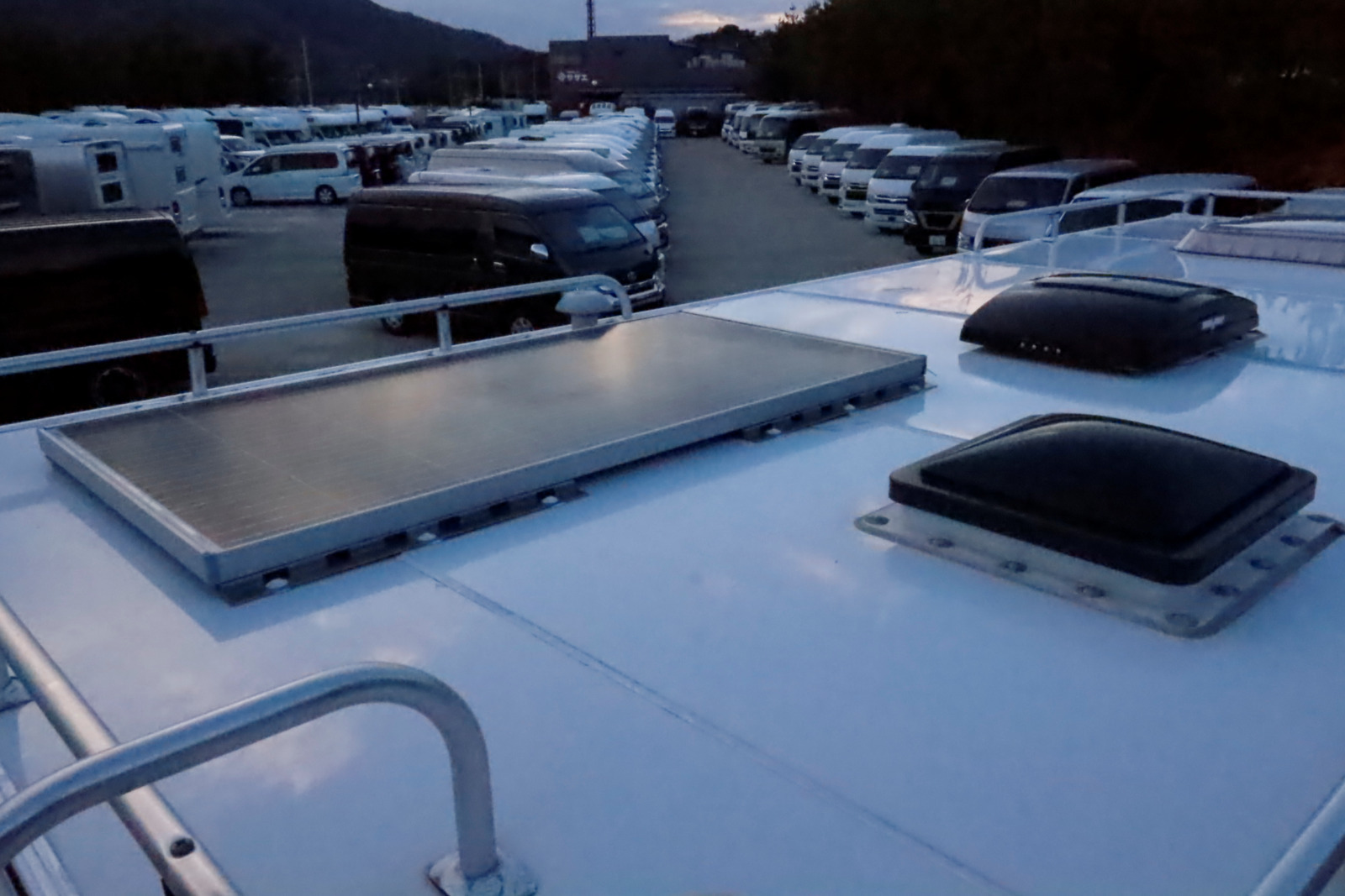 キャンピングカーキャブコン