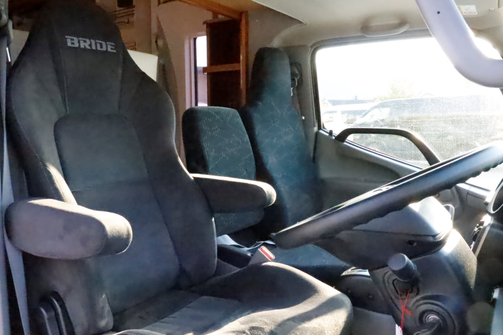 キャンピングカーキャブコン