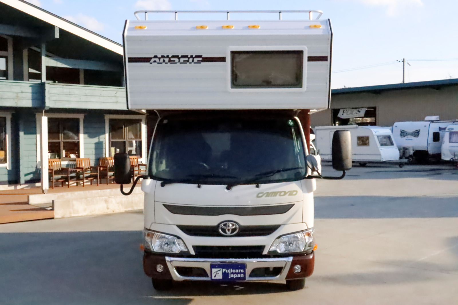 キャンピングカーキャブコン