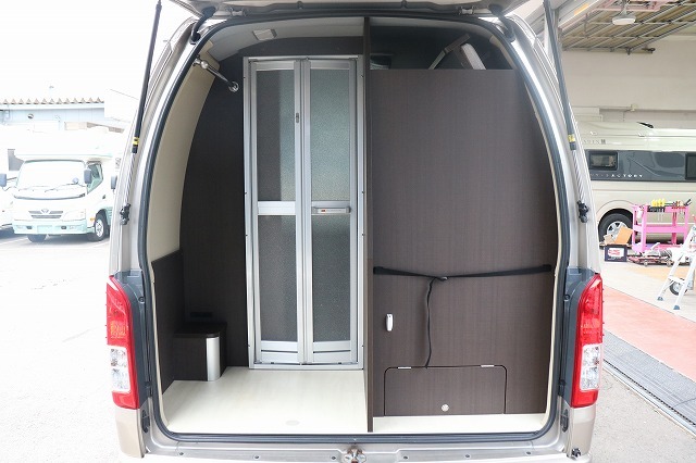 キャンピングカーバンコン