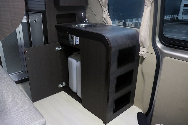 キャンピングカーバンコン