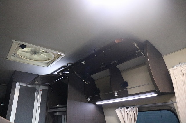 キャンピングカーバンコン