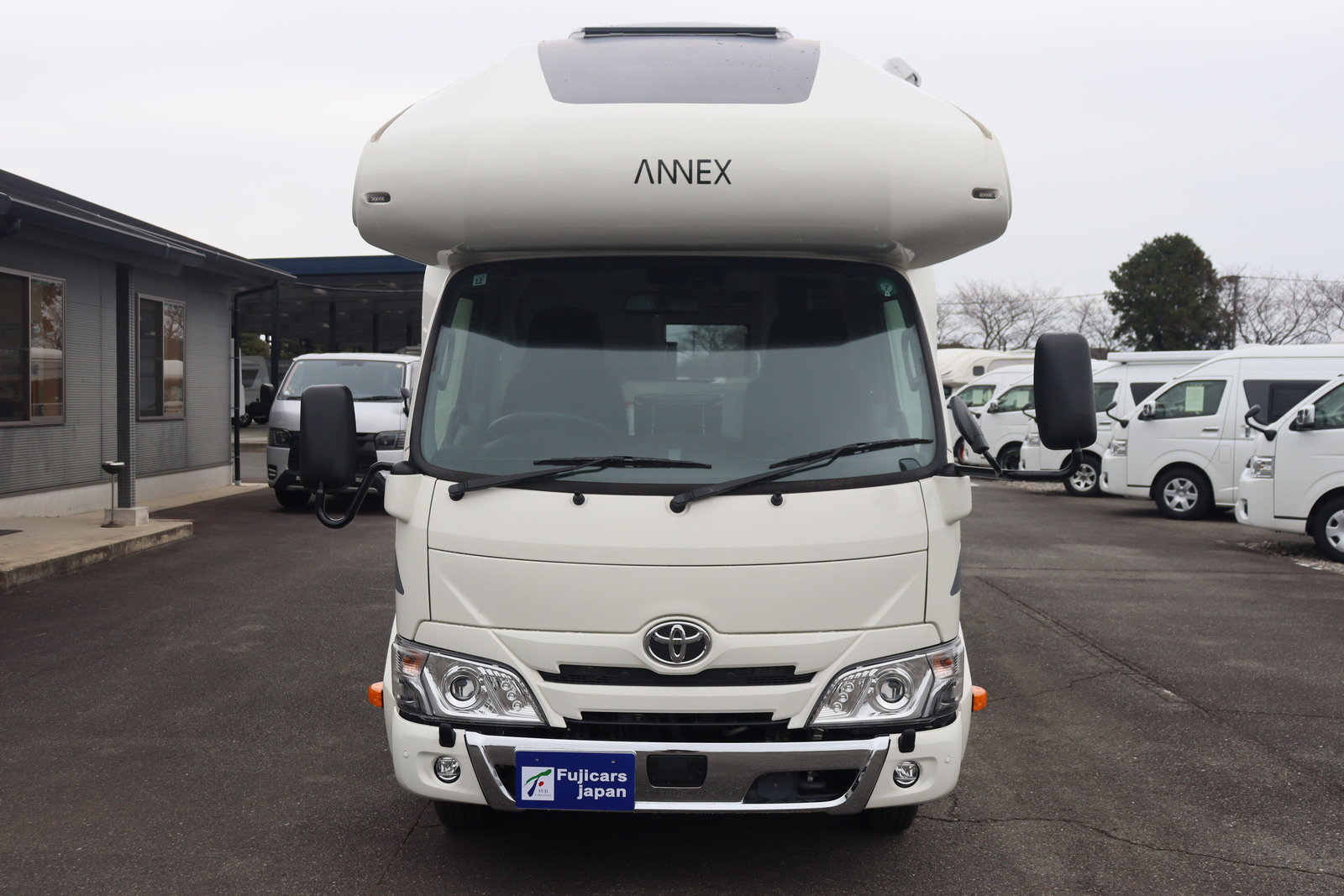 キャンピングカーキャブコン