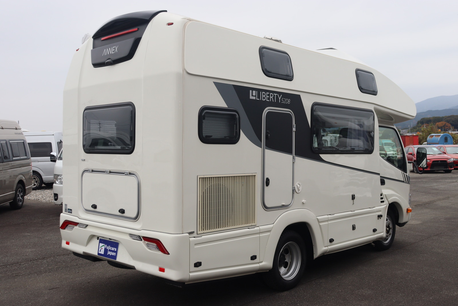 キャンピングカーキャブコン