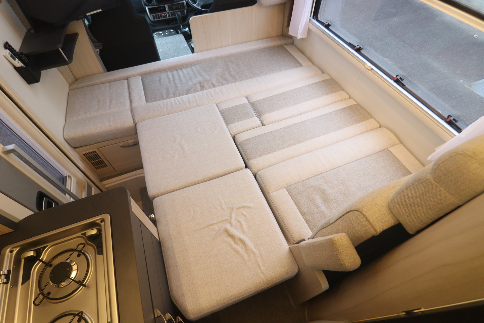 キャンピングカーキャブコン