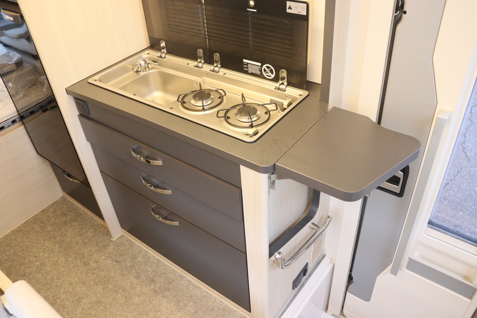 キャンピングカーキャブコン