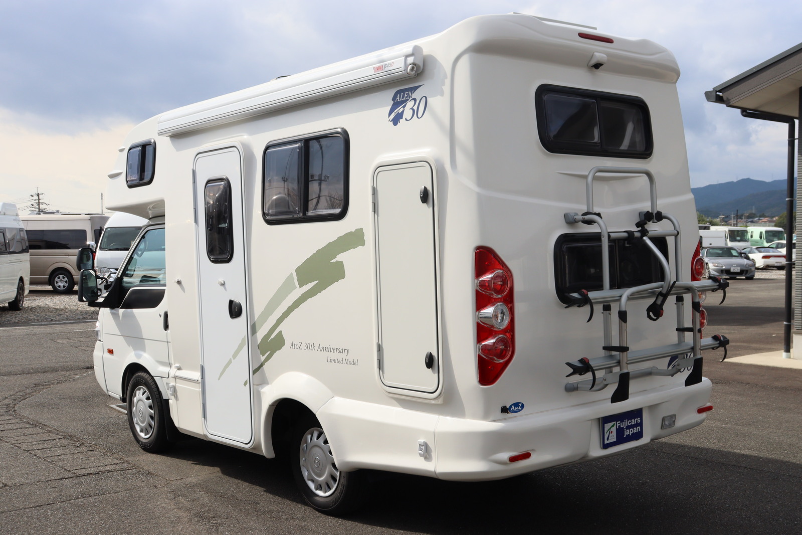 キャンピングカーキャブコン