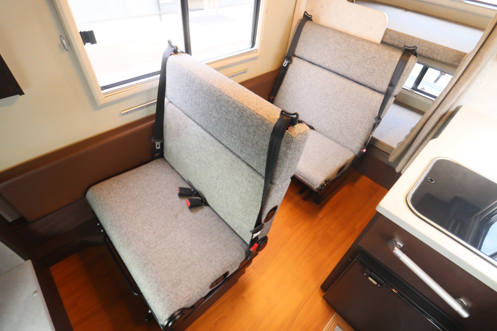 キャンピングカーキャブコン