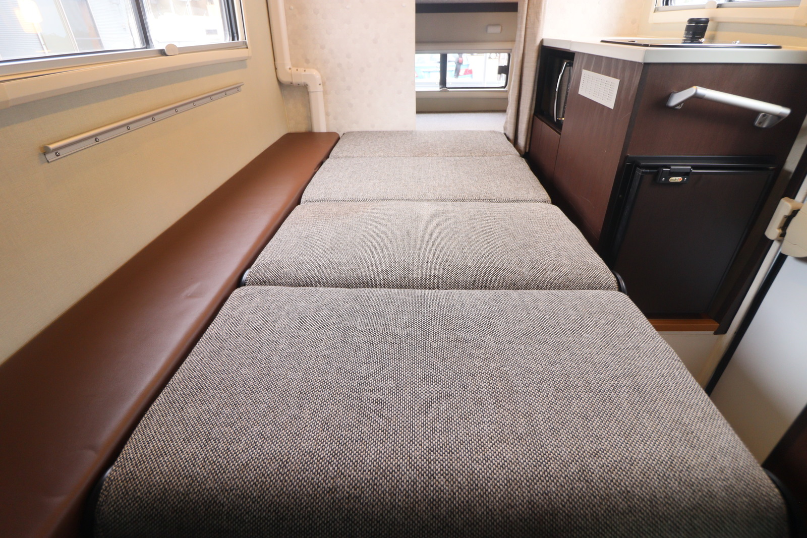 キャンピングカーキャブコン