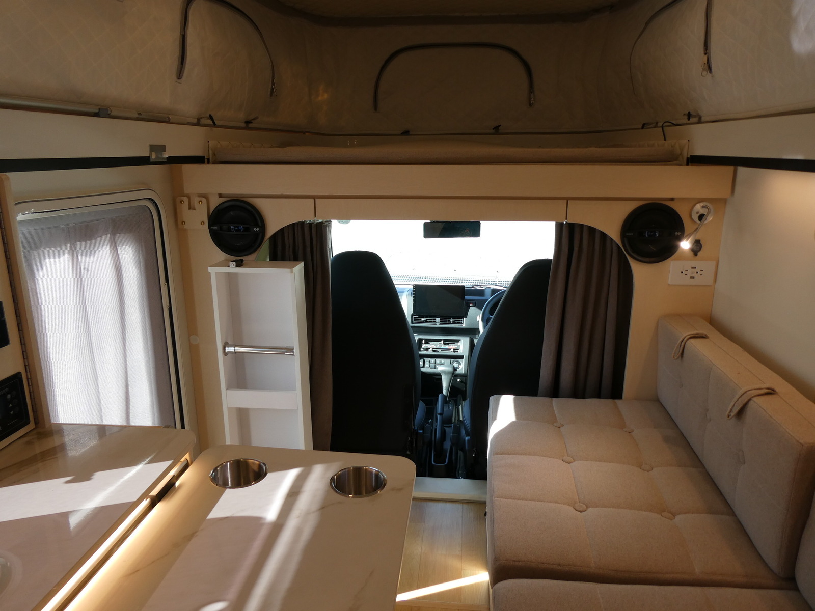 キャンピングカー軽キャンパー