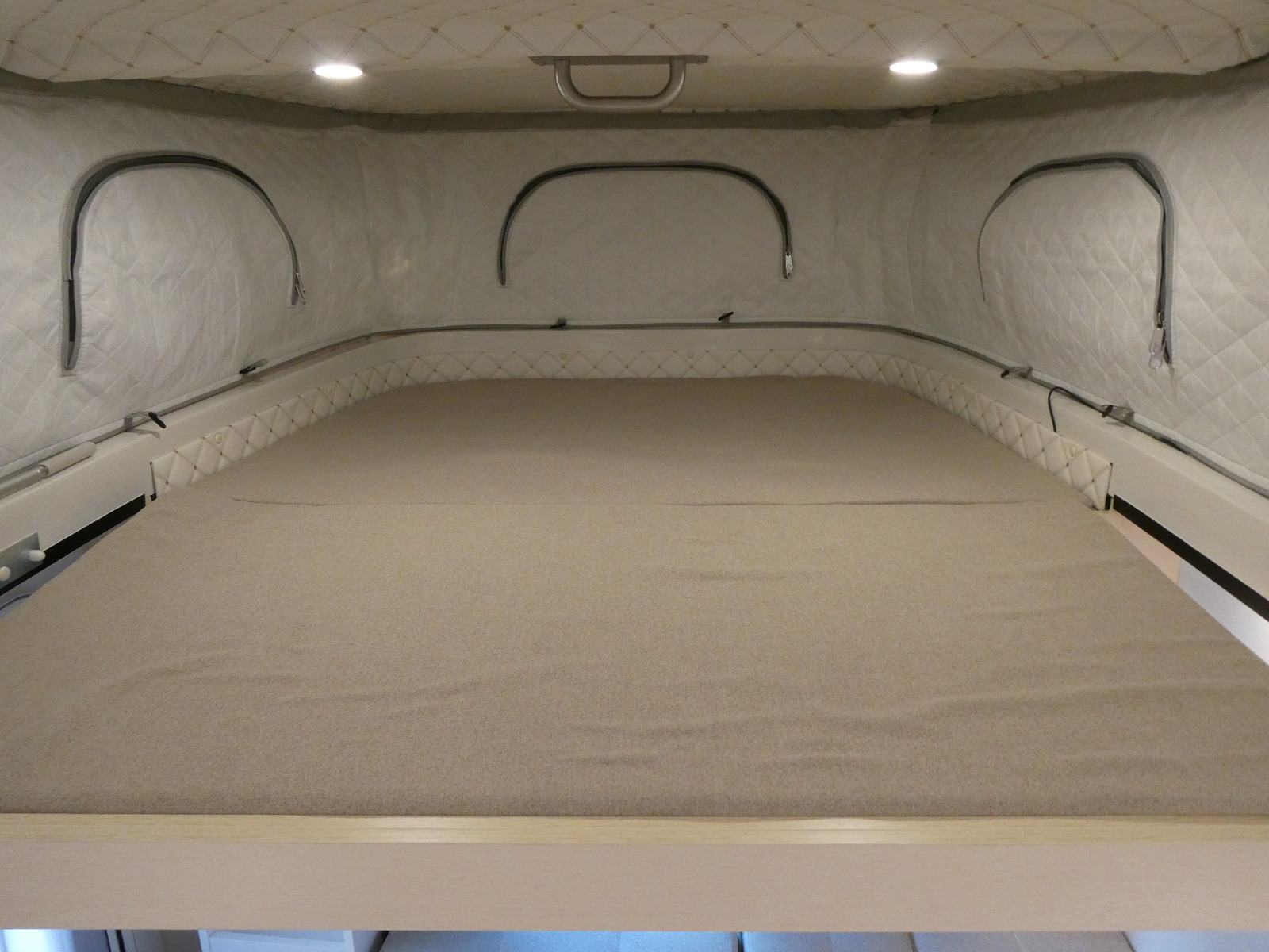 キャンピングカー軽キャンパー