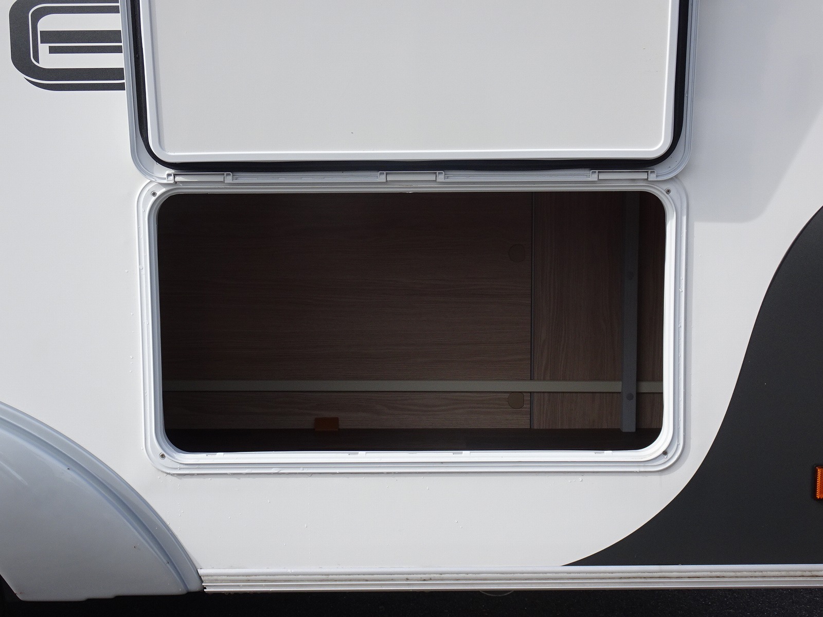 キャンピングカートレーラー