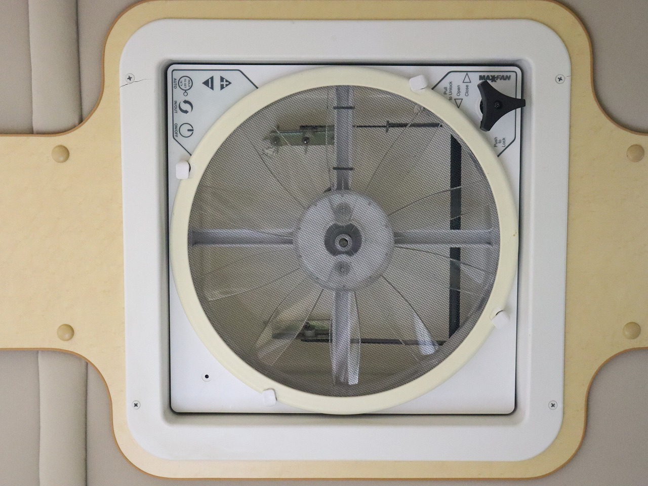 キャンピングカーバンコン