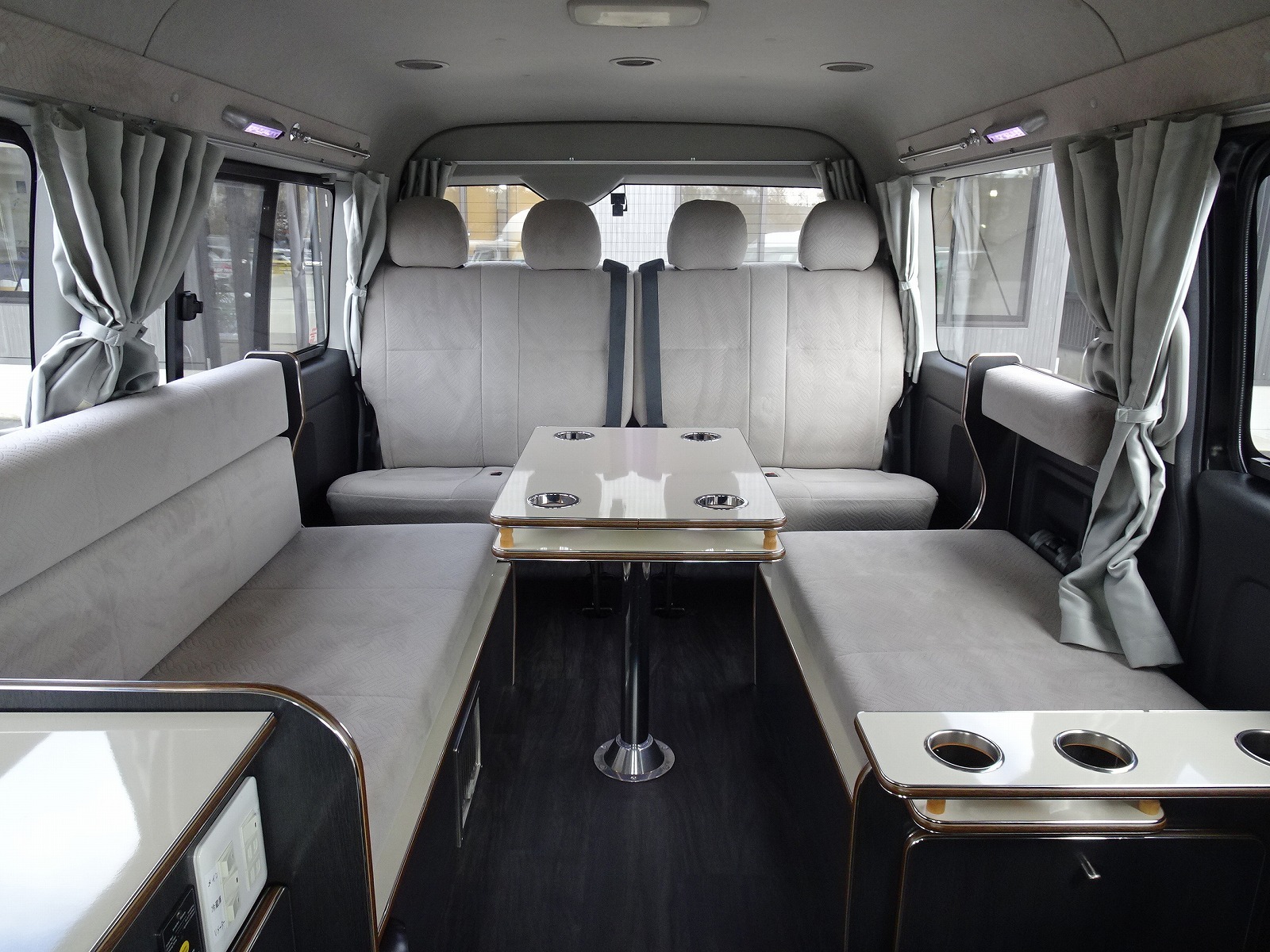 キャンピングカーバンコン