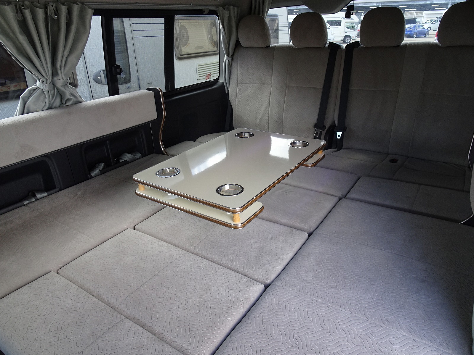 キャンピングカーバンコン