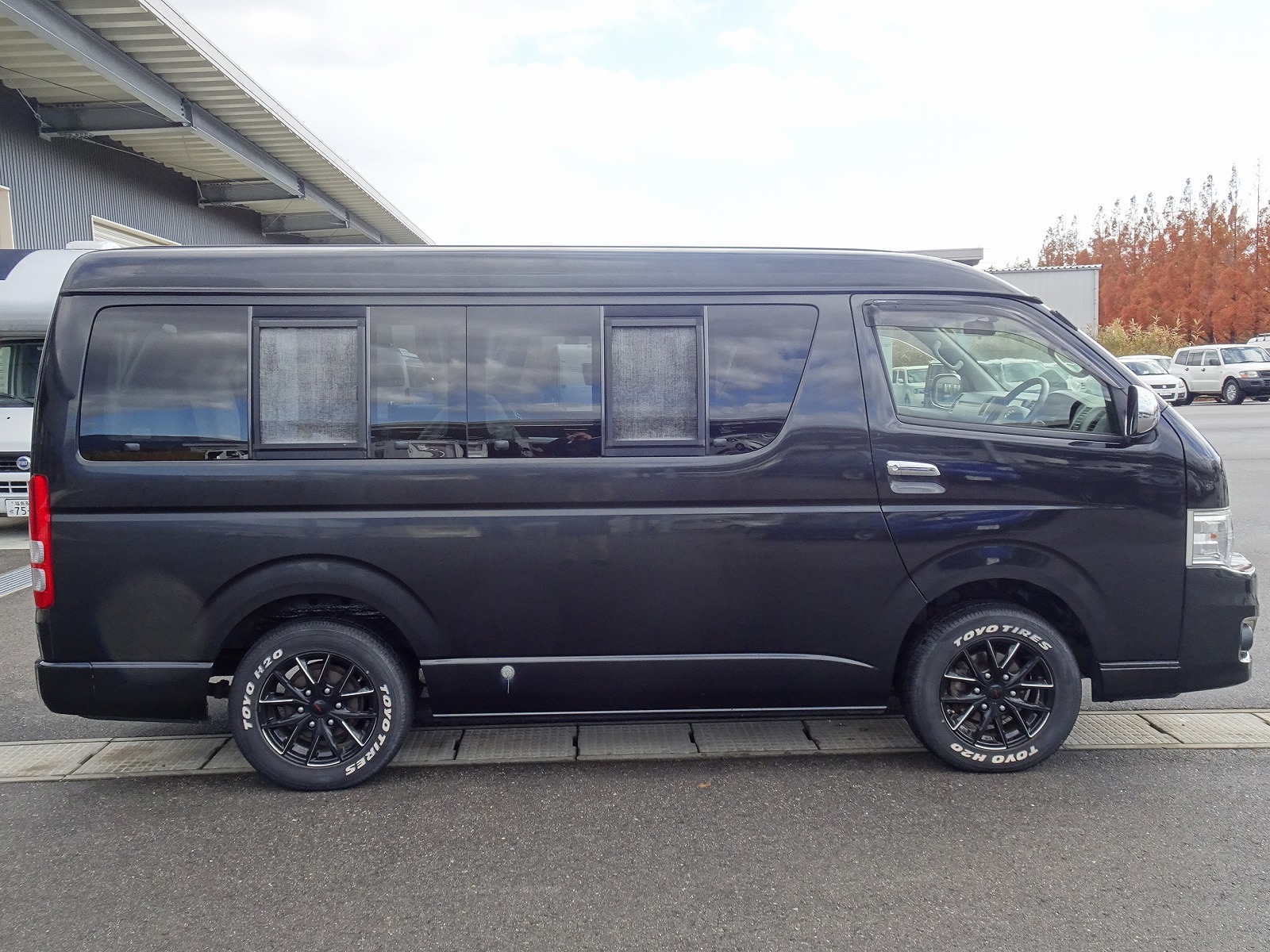 キャンピングカーバンコン