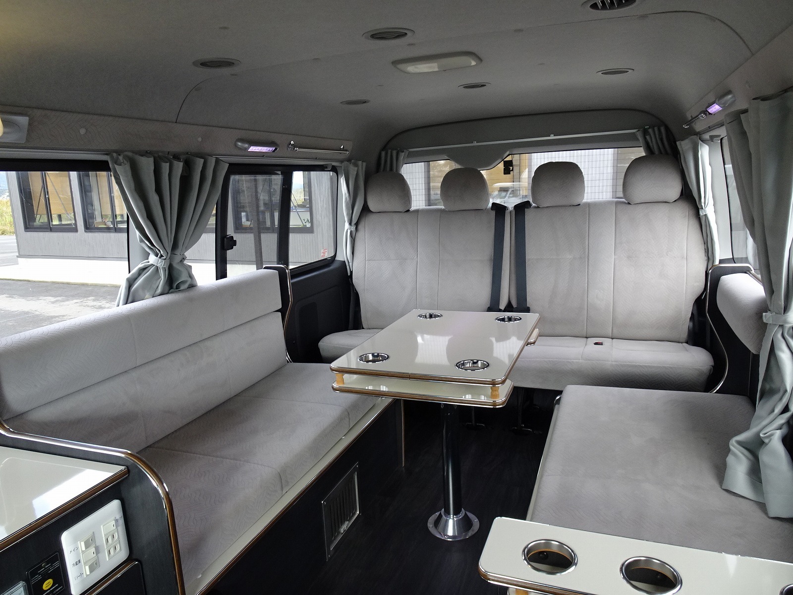 キャンピングカーバンコン