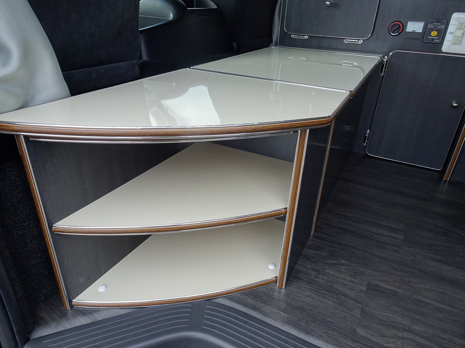 キャンピングカーバンコン