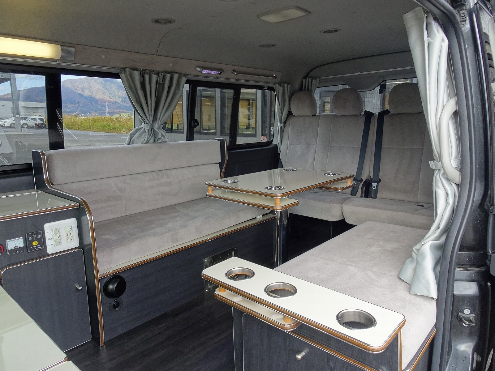 キャンピングカーバンコン