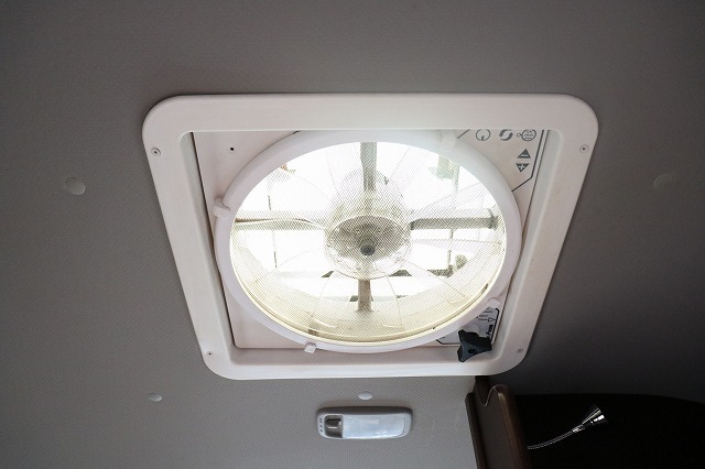 キャンピングカーバンコン