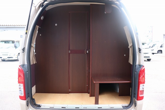 キャンピングカーバンコン