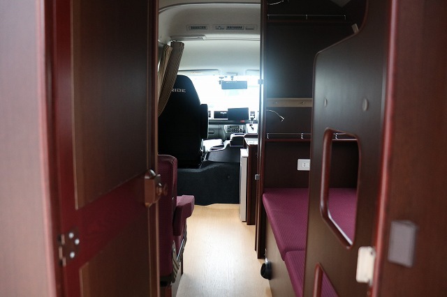 キャンピングカーバンコン