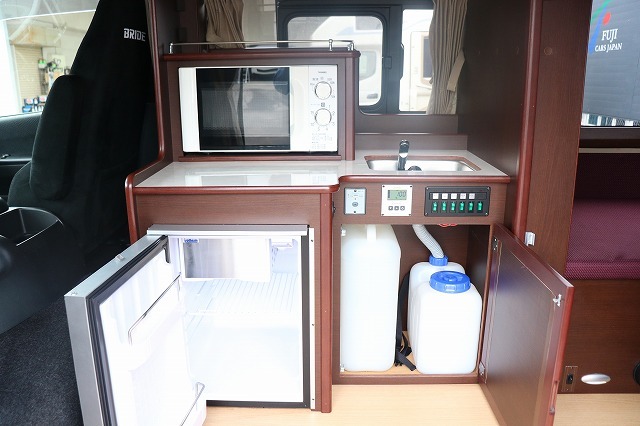 キャンピングカーバンコン