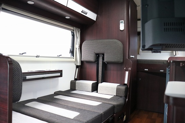 キャンピングカーキャブコン