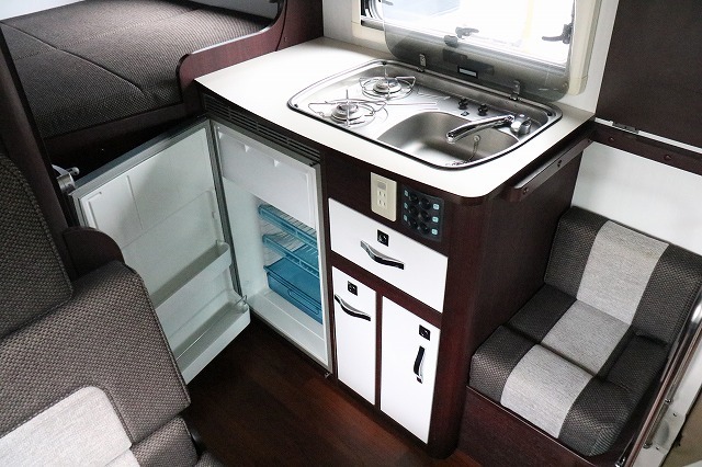 キャンピングカーキャブコン