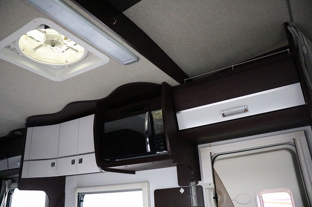 キャンピングカーキャブコン