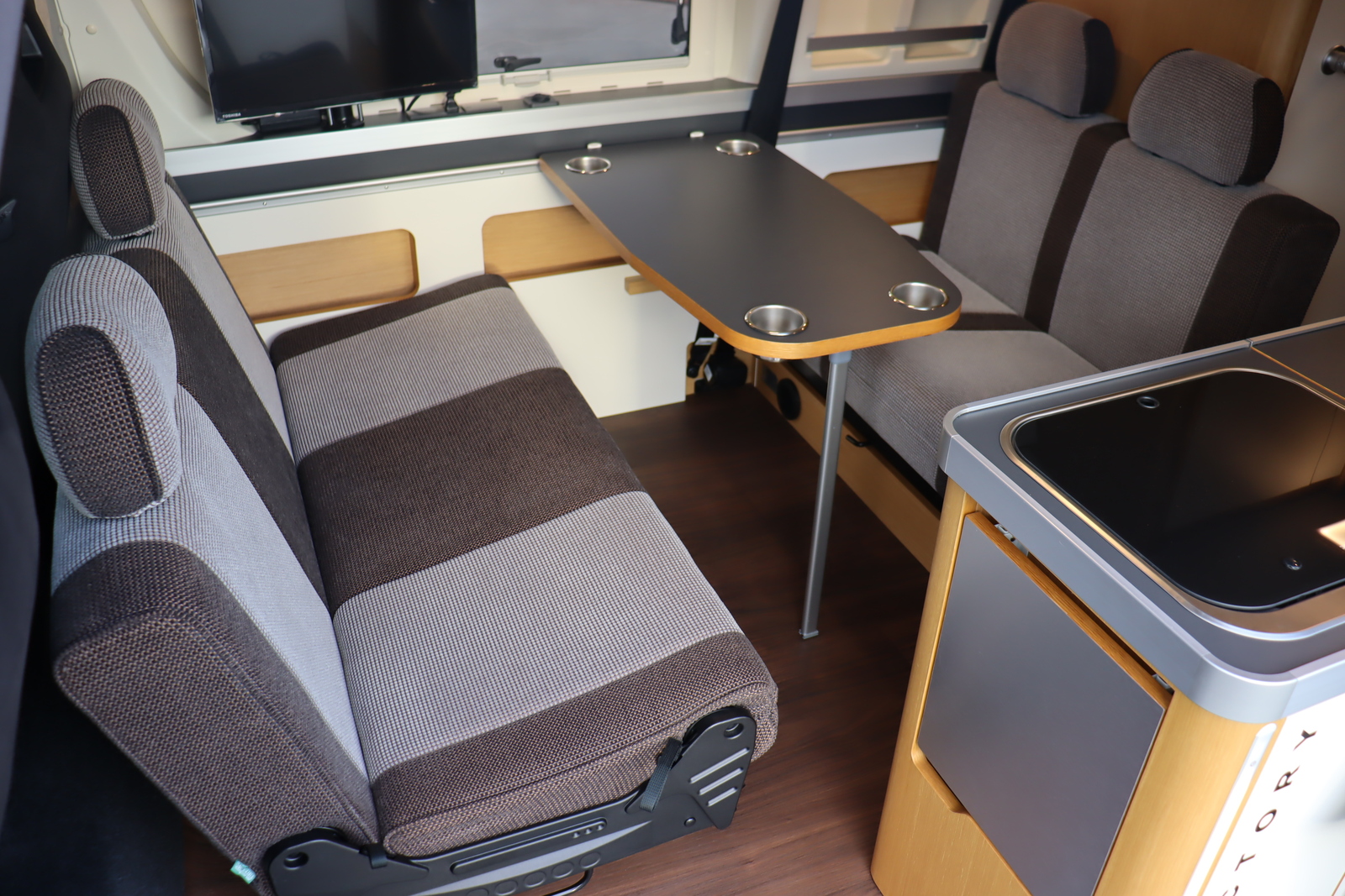 キャンピングカーバンコン