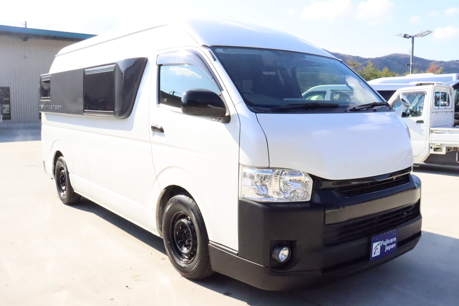 キャンピングカーバンコン