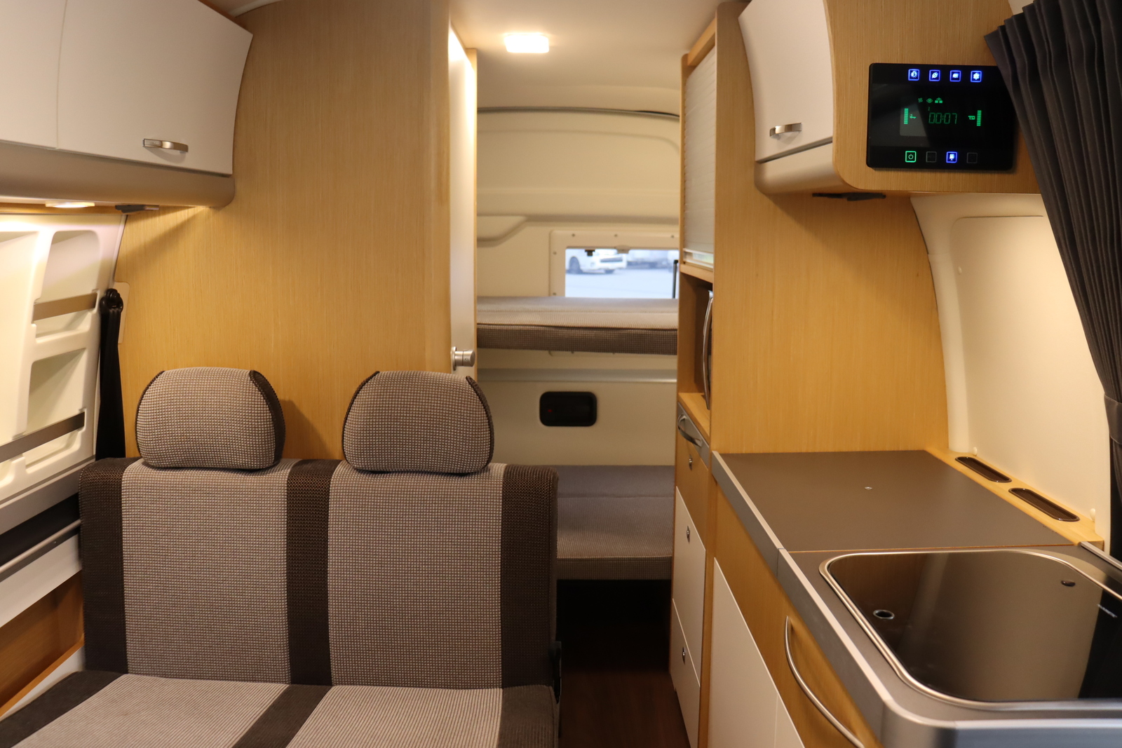 キャンピングカーバンコン