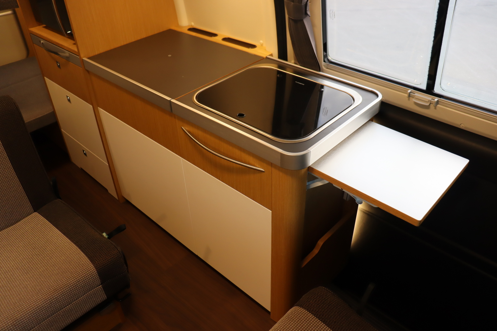 キャンピングカーバンコン